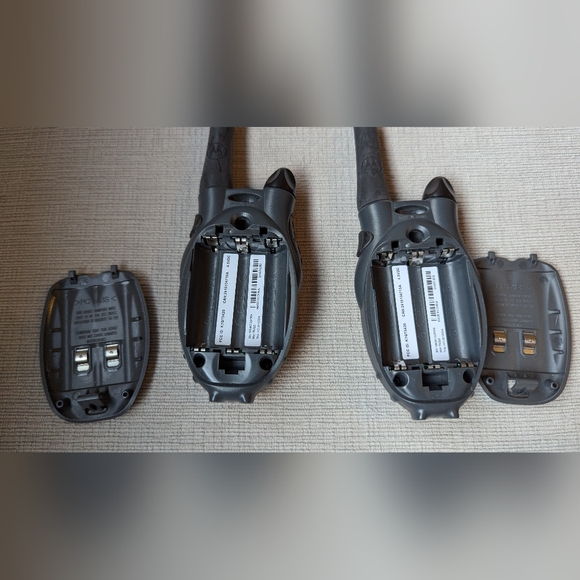 Motorola Walkie Talkies (Two Way Radios) - Picture 3 of 5